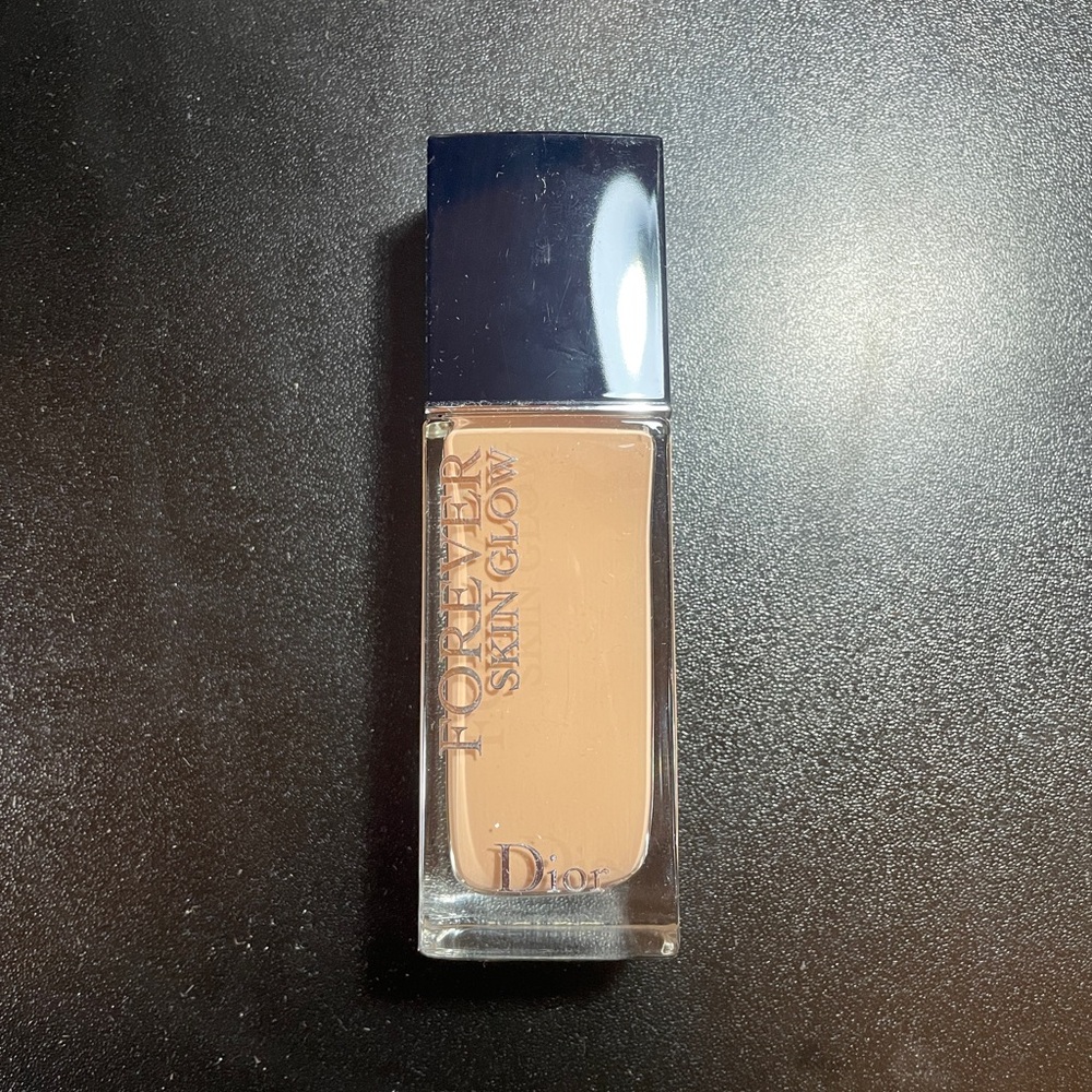 Dior Forever Skin Glow Foundation